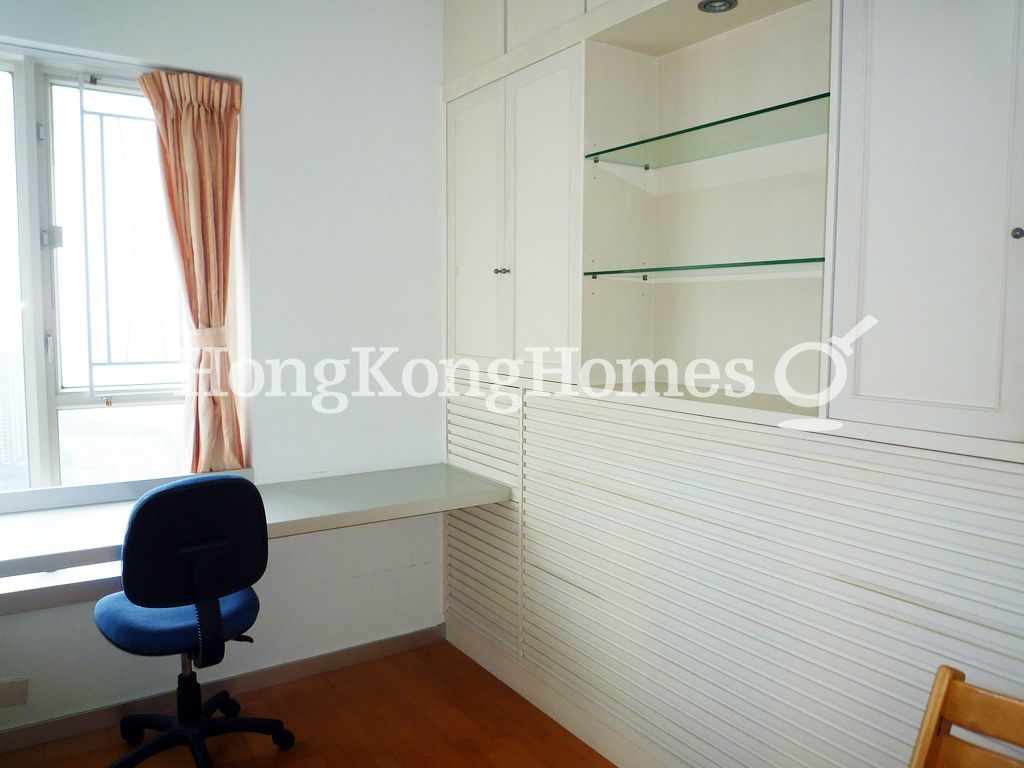 Built-in Wardrobe in Second Bedroom — 逸濤灣 - 01座, 春瑤軒，筲箕灣