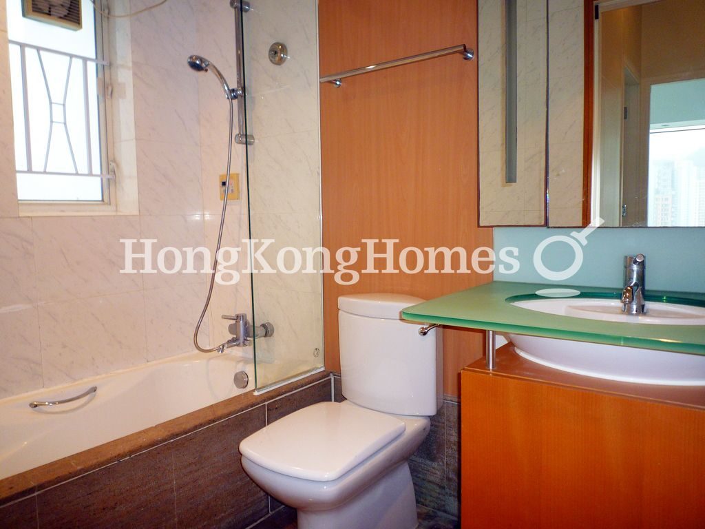 Guest Bathroom — 逸濤灣 - 01座, 春瑤軒，筲箕灣