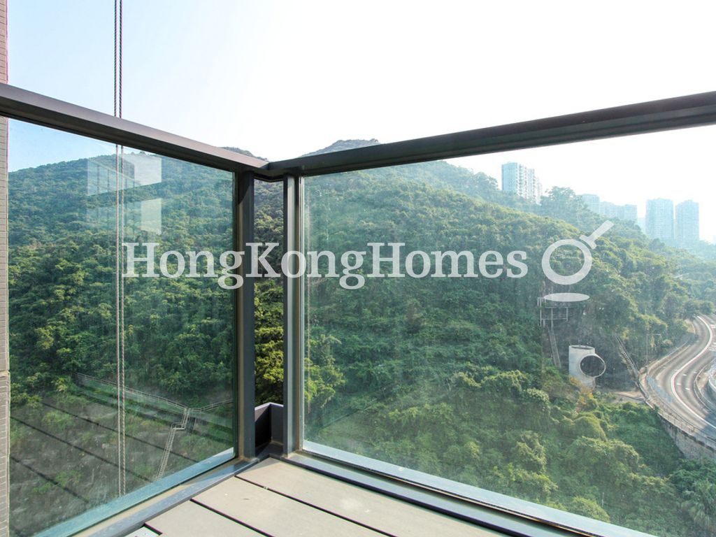 Balcony off Living and Dining Room — 君豪峰，鰂魚涌