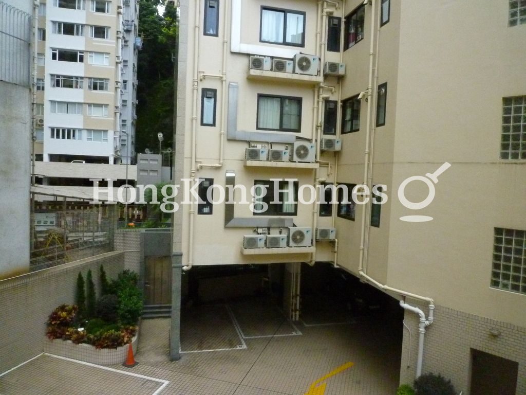 Oi Kwan Court