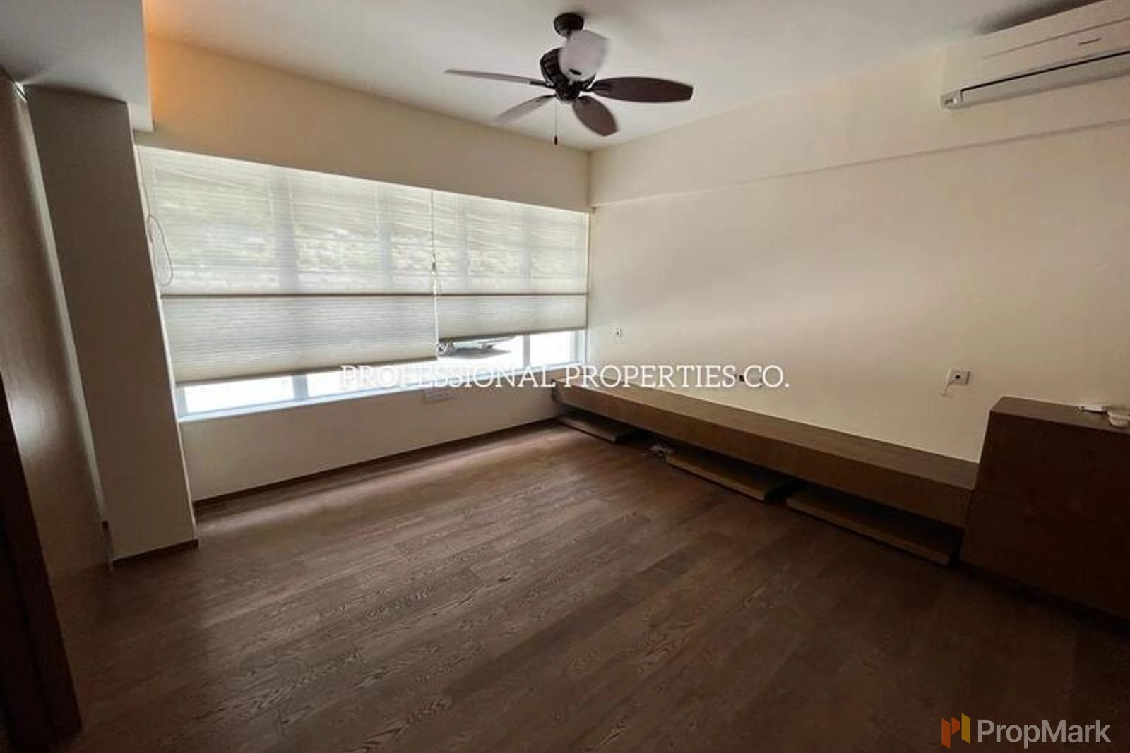 photo 3 — Skyline Mansion, Mid-levels West