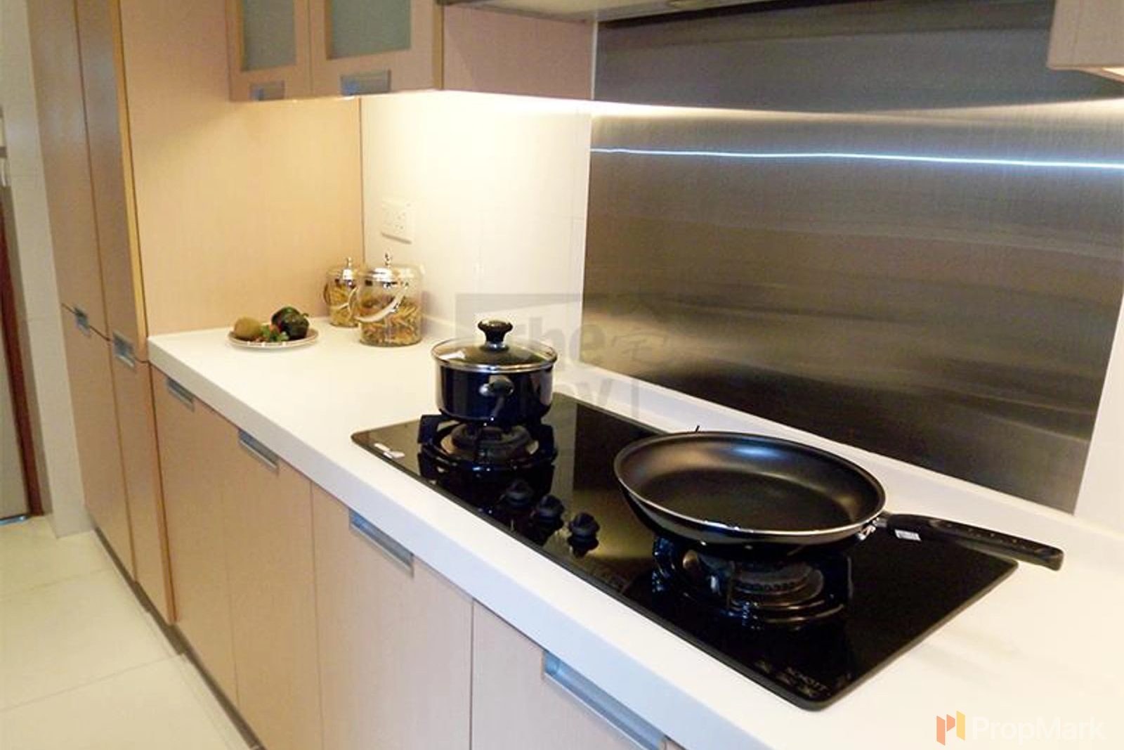 photo 9 — Hillsborough Court, Mid-levels Central