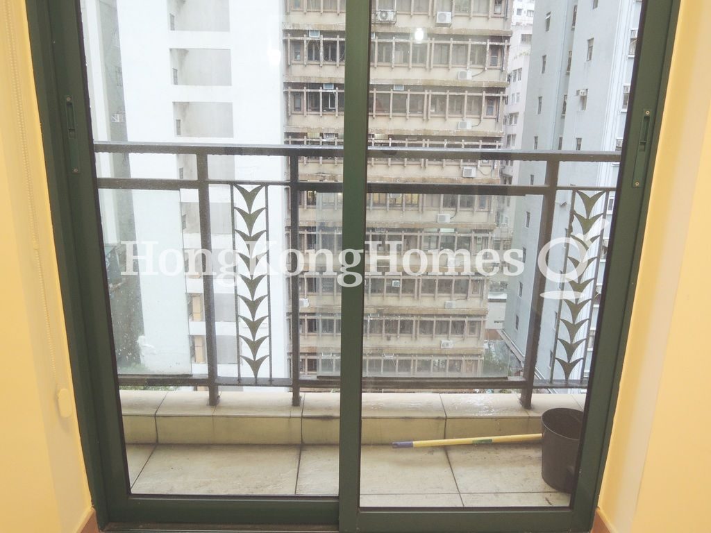 Balcony off Living and Dining Room — 美意居，上環
