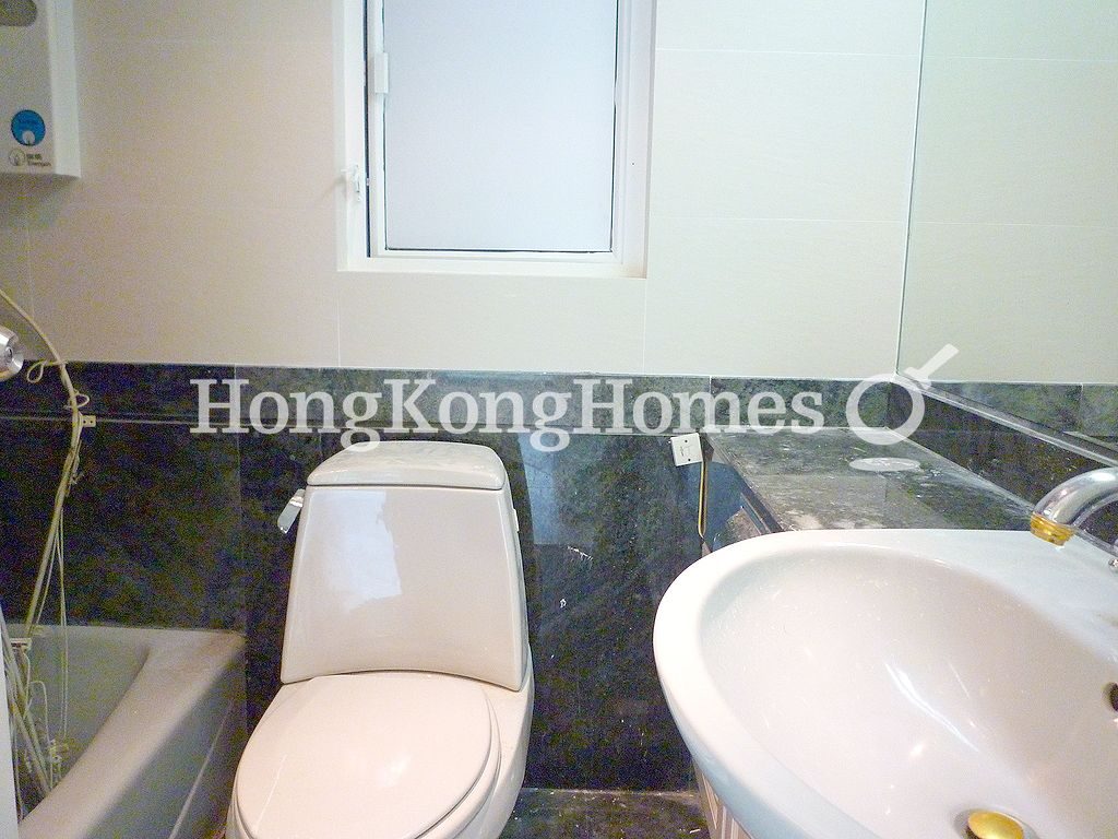 Guest Bathroom — Royal Court, Mid-levels Central