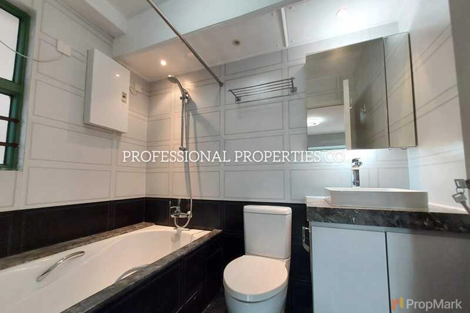 photo 2 — Robinson Place, Mid-levels West