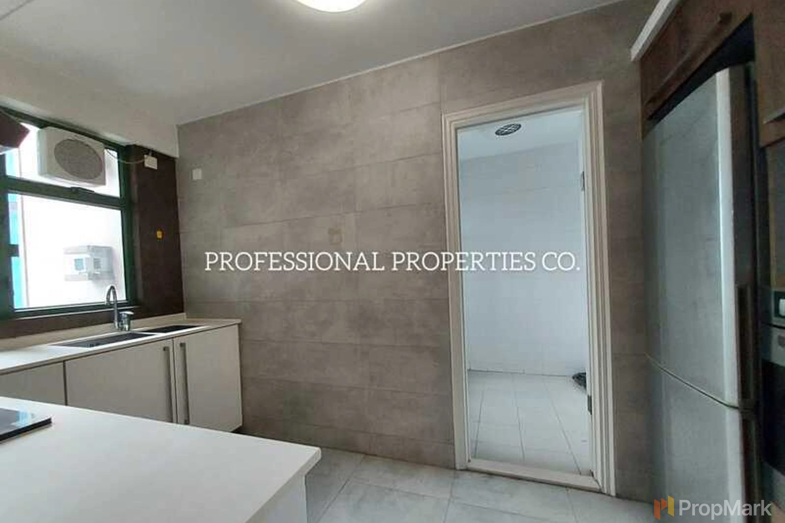 photo 5 — Robinson Place, Mid-levels West