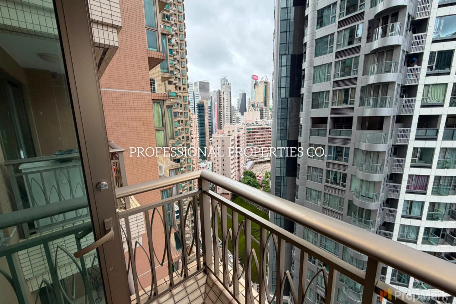 photo 2 — The Zenith, Wan Chai