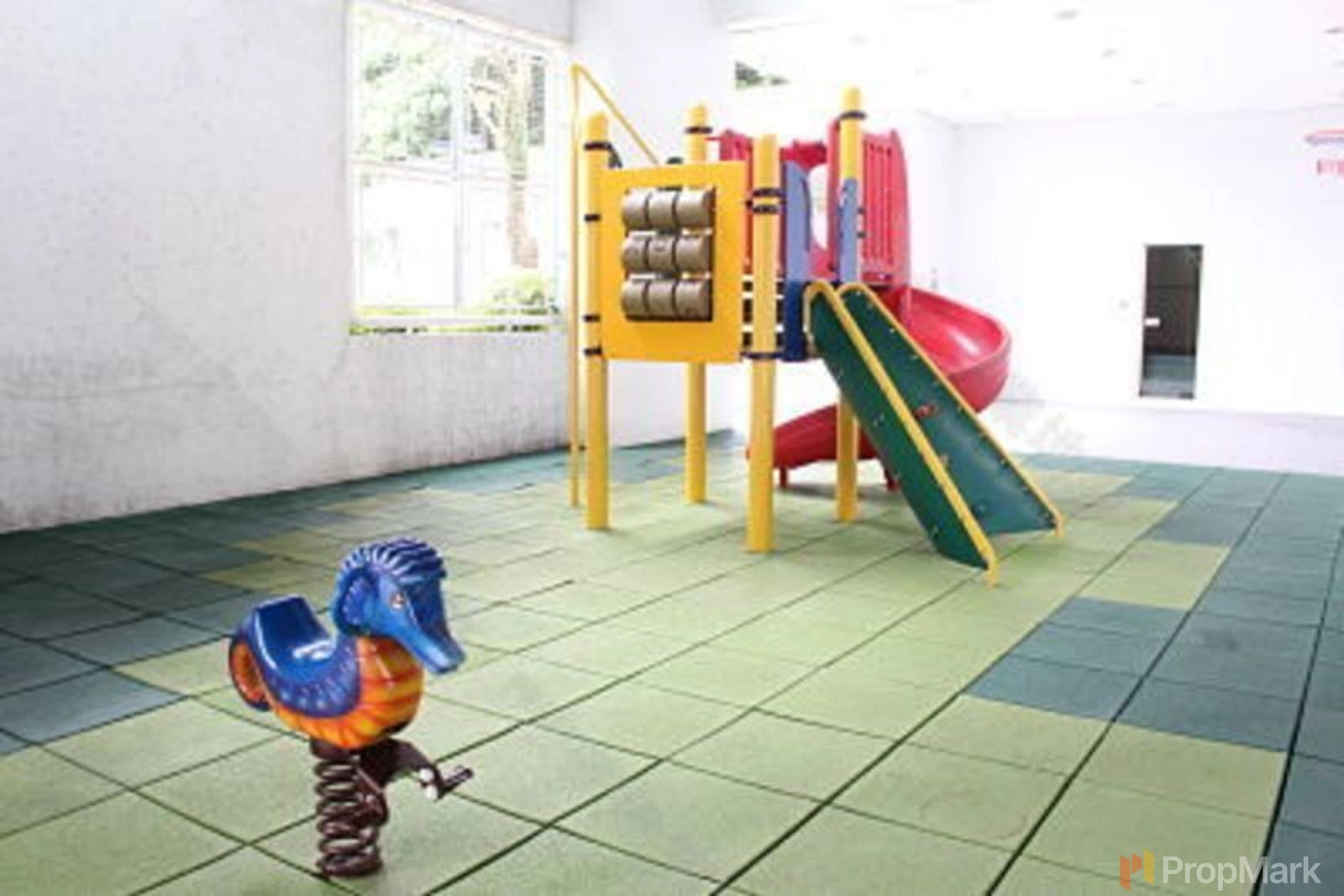 photo 2 — Po Garden, Mid-levels Central