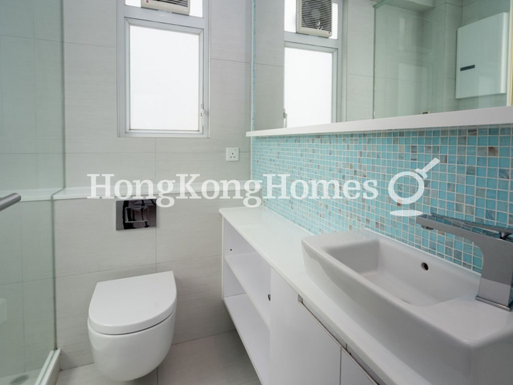 Guest Bathroom — 新陞大樓，中環