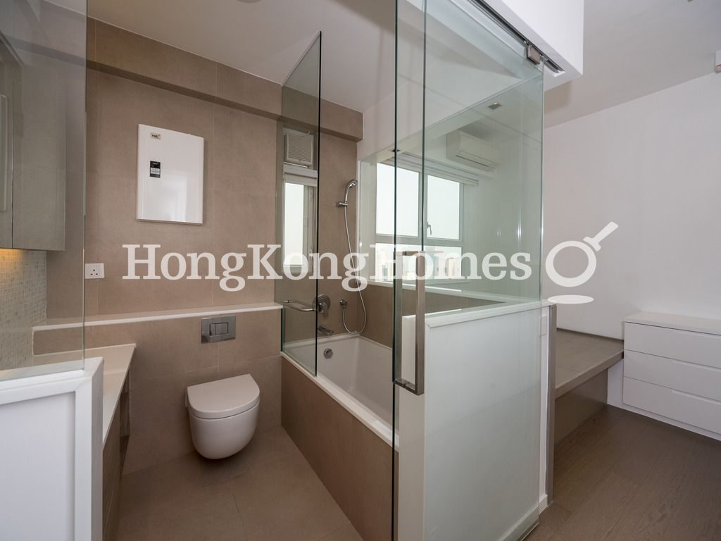 Master Bedroom and Master Bathroom — 新陞大樓，中環