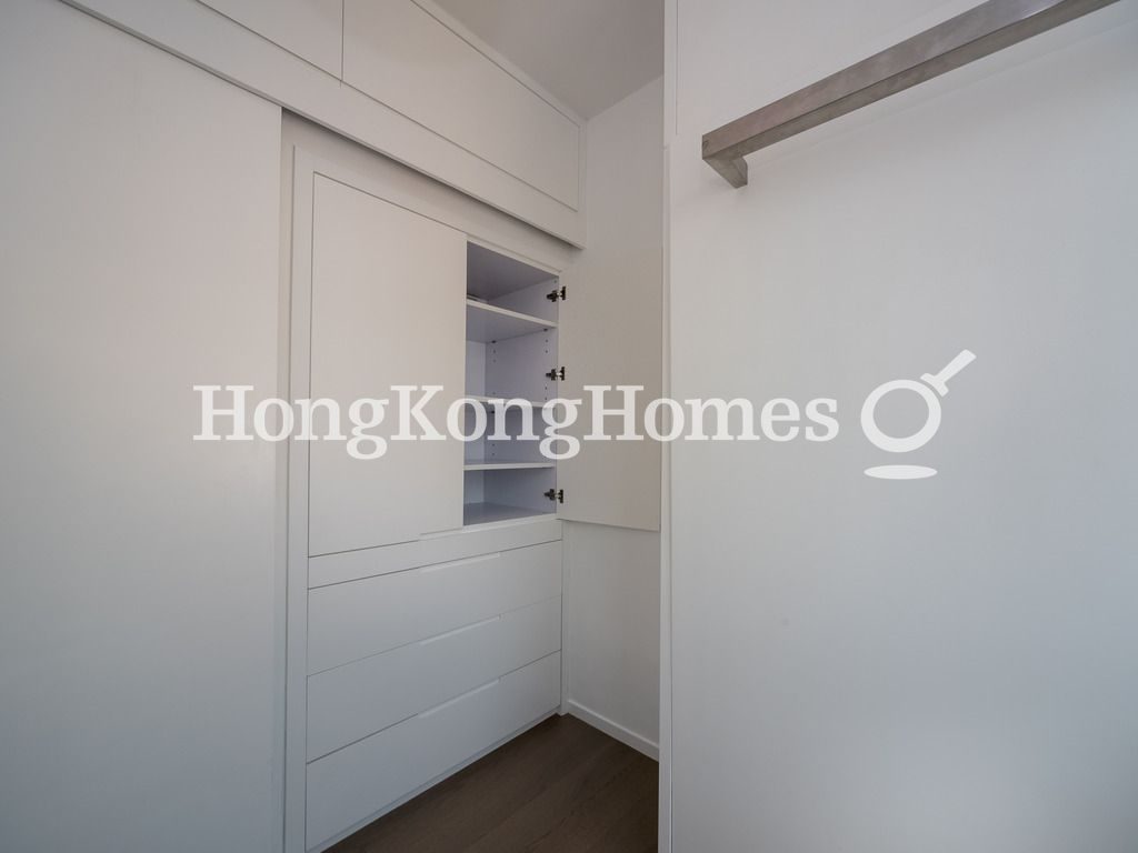 Built-in Wardrobe in Second Bedroom — 新陞大樓，中環