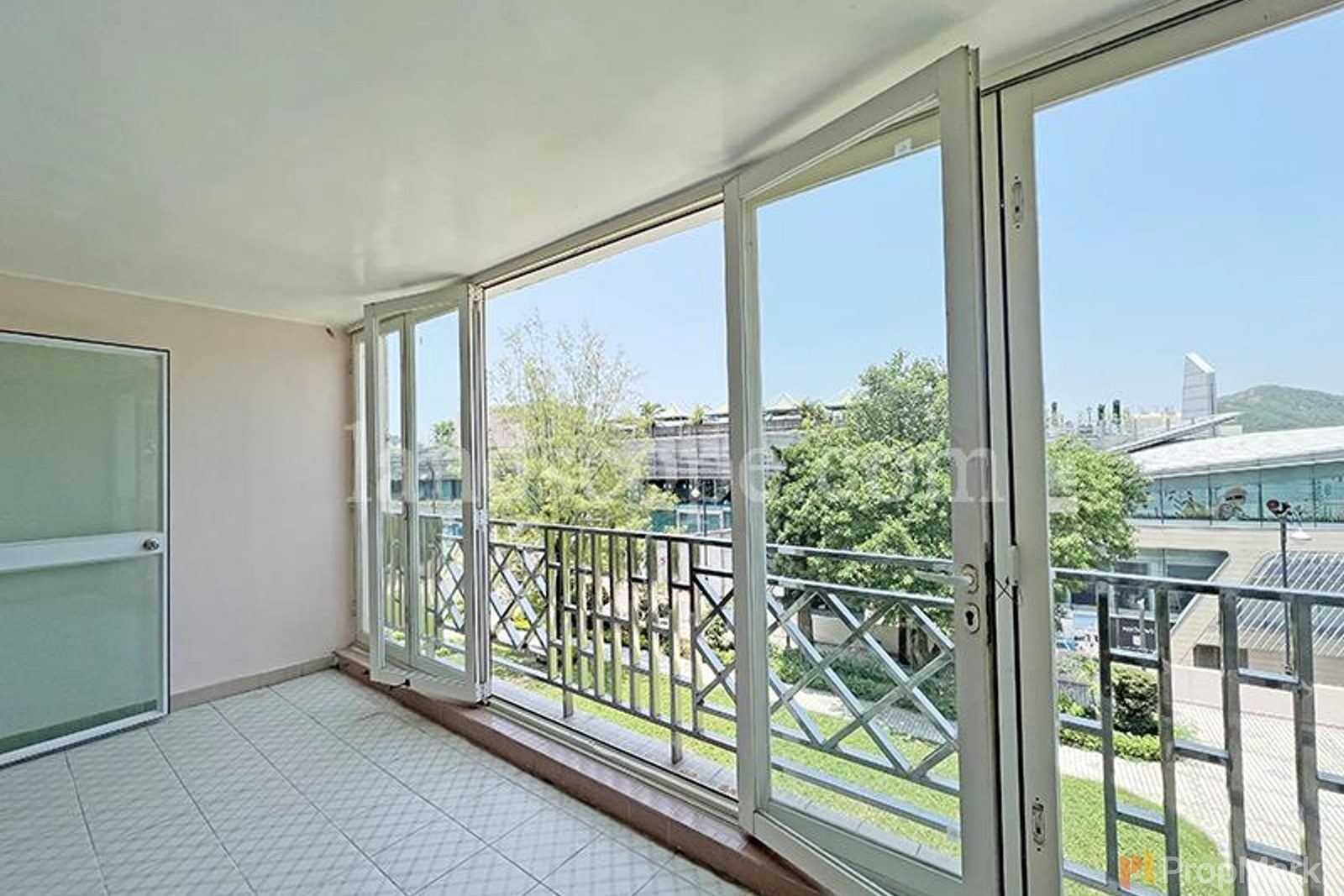 photo 2 — Riviera Apartments, Southside