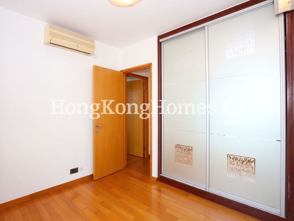 Built-in Wardrobe in Master Bedroom — The Zenith - Block 1, Wan Chai