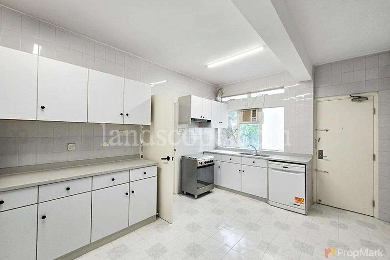 photo 23 — Deepdene, Southside