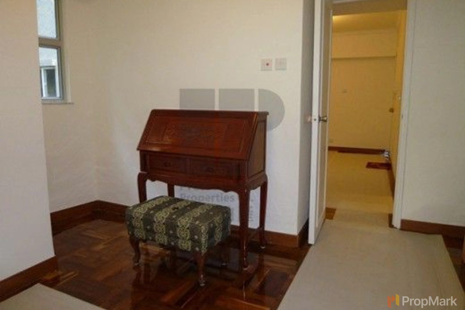 photo 2 — Manrich Court, Wan Chai