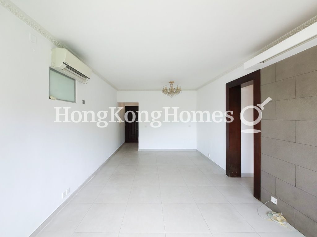 Living and Dining Room — Viking Villas - Block C, North Point Hill