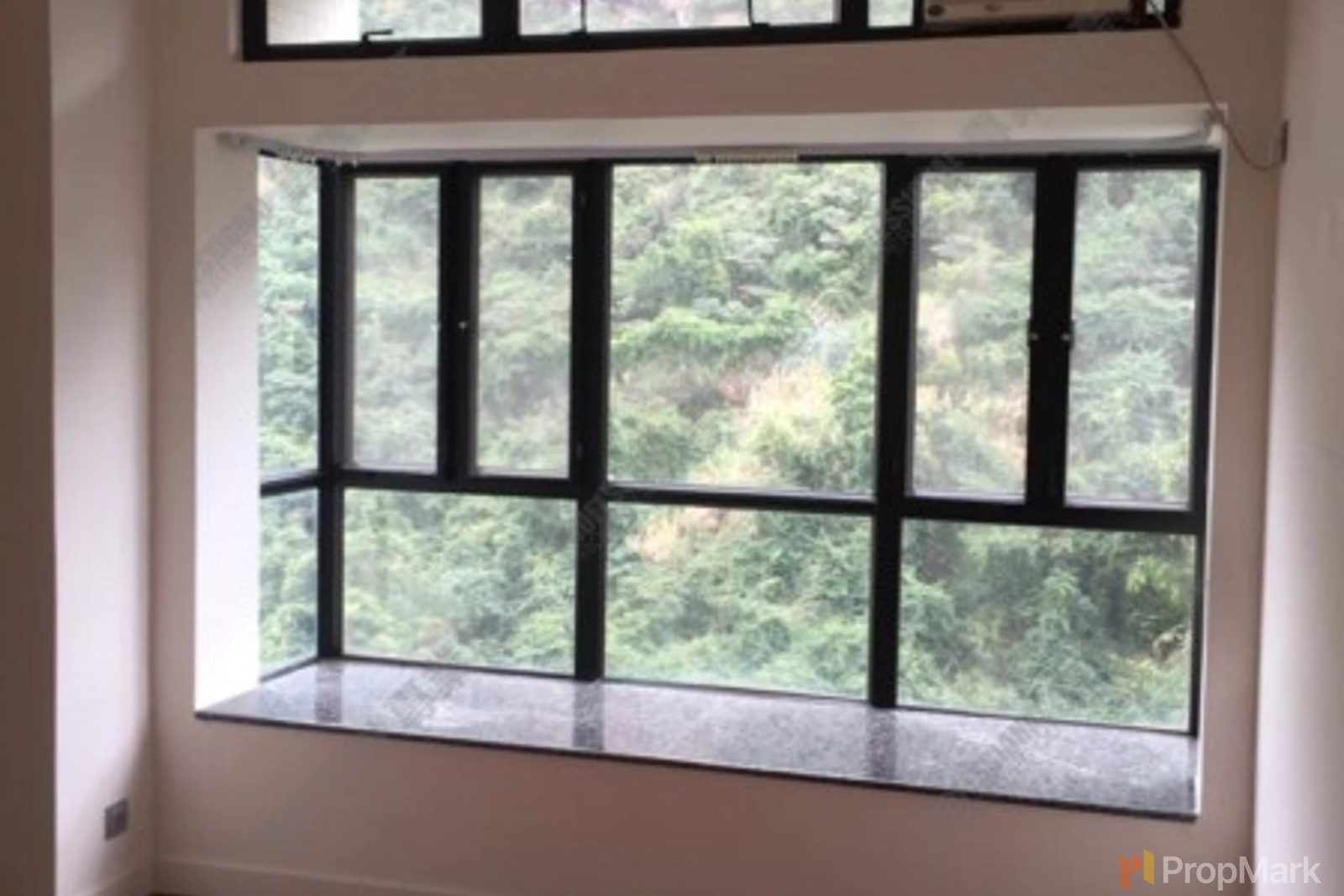 相片 4 — 承德山莊，西半山