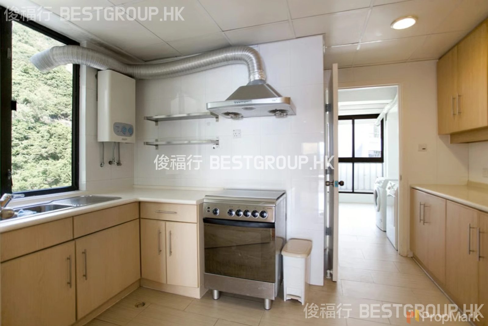 相片 8 — 南灣大廈，港島南區