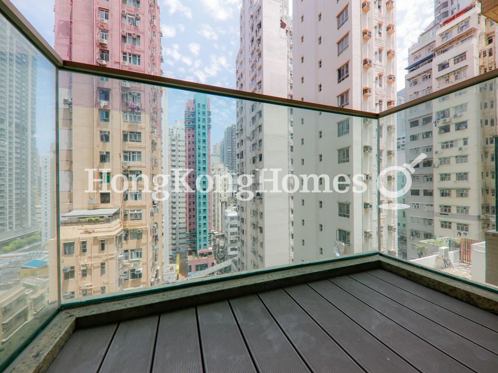 Balcony off Living and Dining Room — 星鑽，西營盤