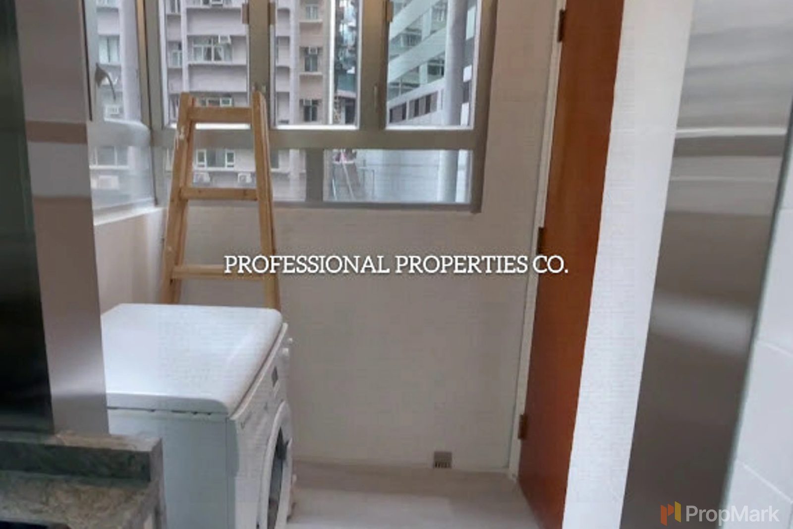 photo 11 — Shiu King Court, Central