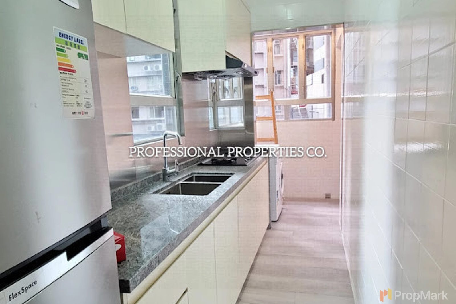 photo 3 — Shiu King Court, Central