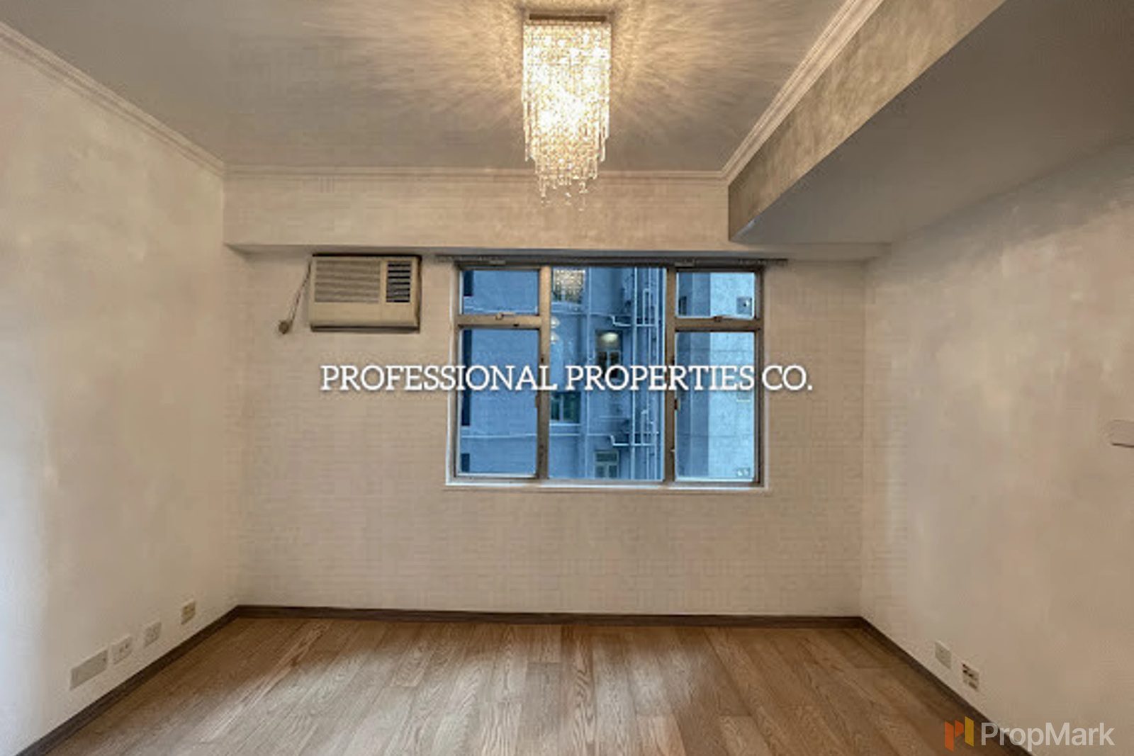 photo 7 — Shiu King Court, Central