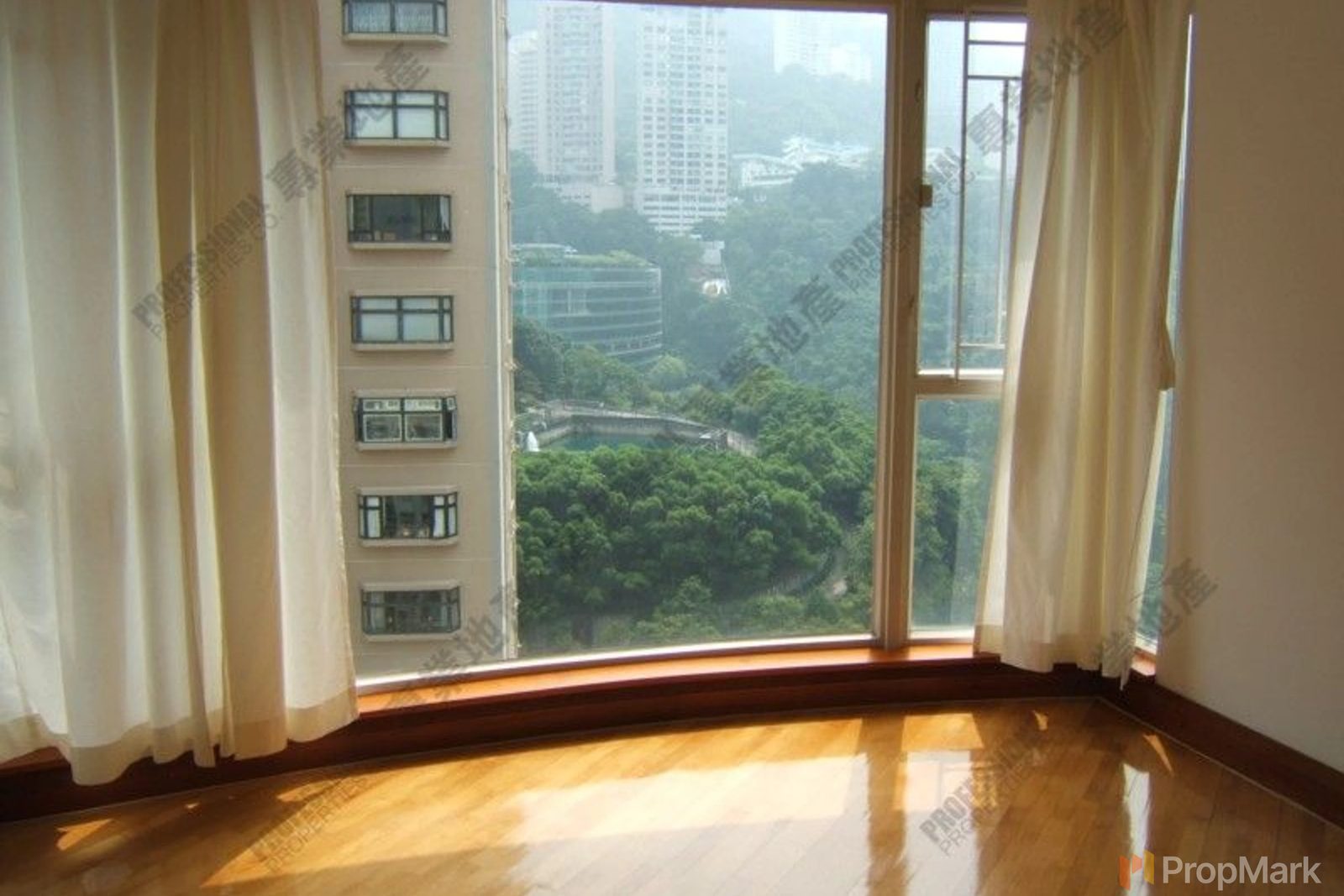 photo 4 — StarCrest, Wan Chai