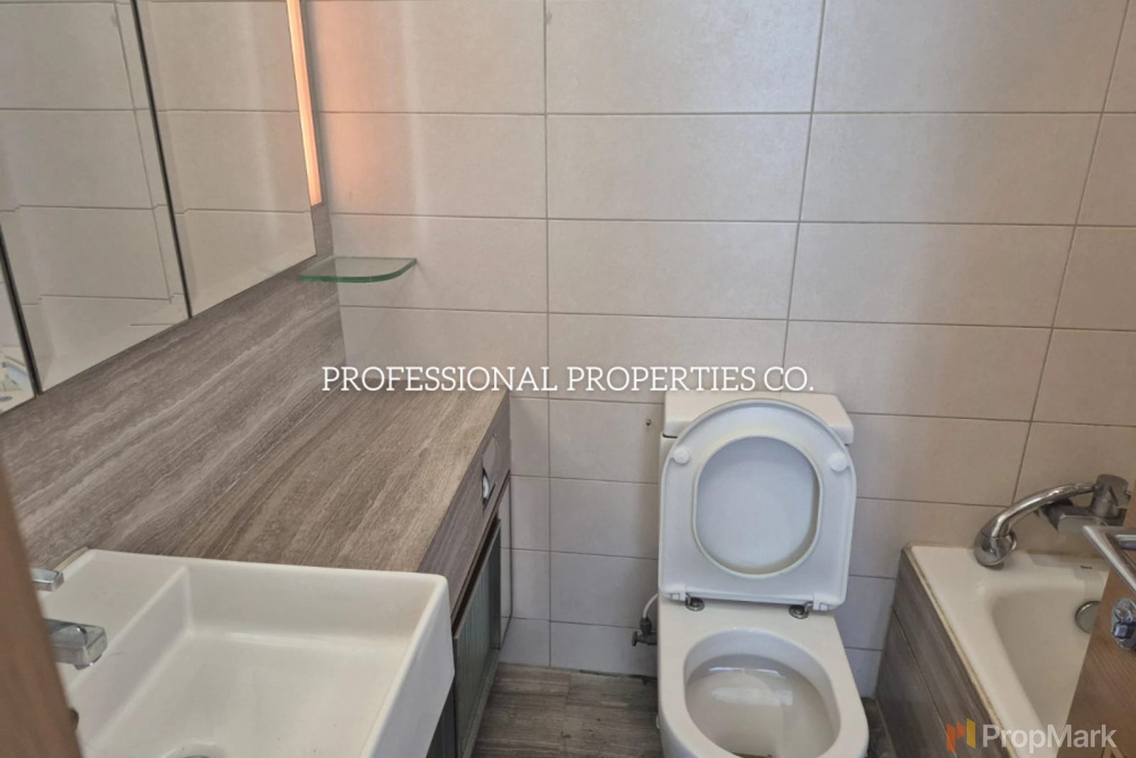 photo 3 — Island Crest, Sai Ying Pun