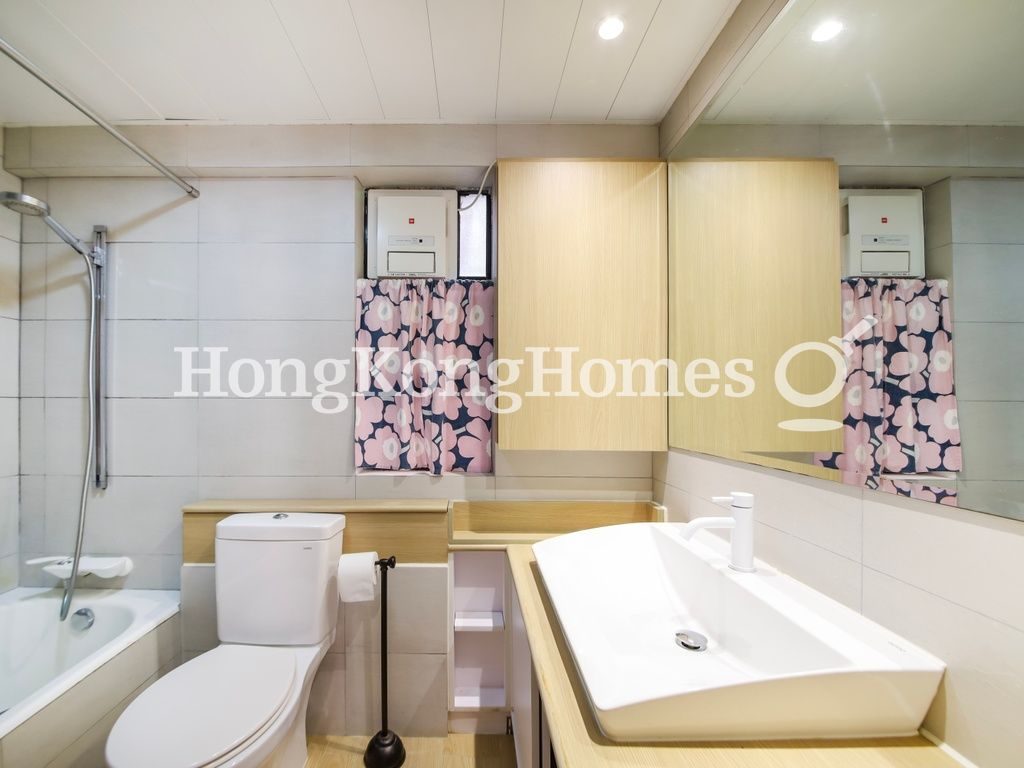 Master Bathroom — Primrose Court, Mid-levels West