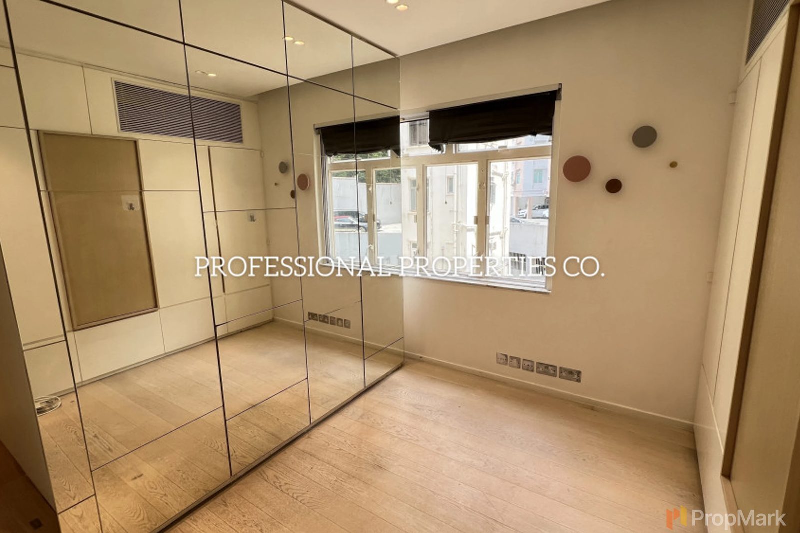 photo 12 — Alpha Court, Mid-levels West
