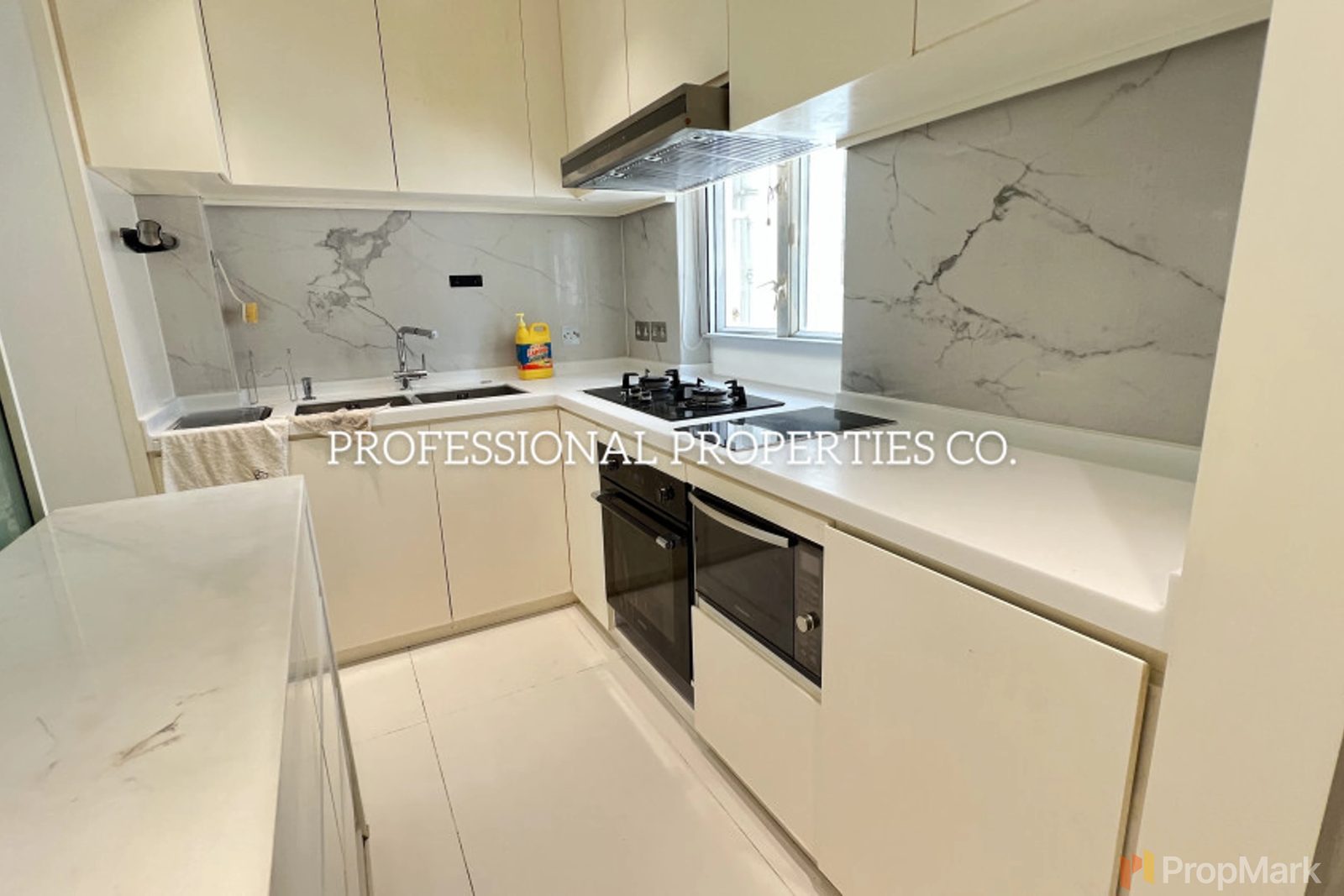 photo 22 — Alpha Court, Mid-levels West