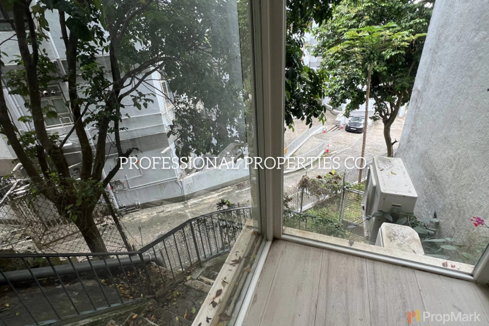 photo 6 — Alpha Court, Mid-levels West