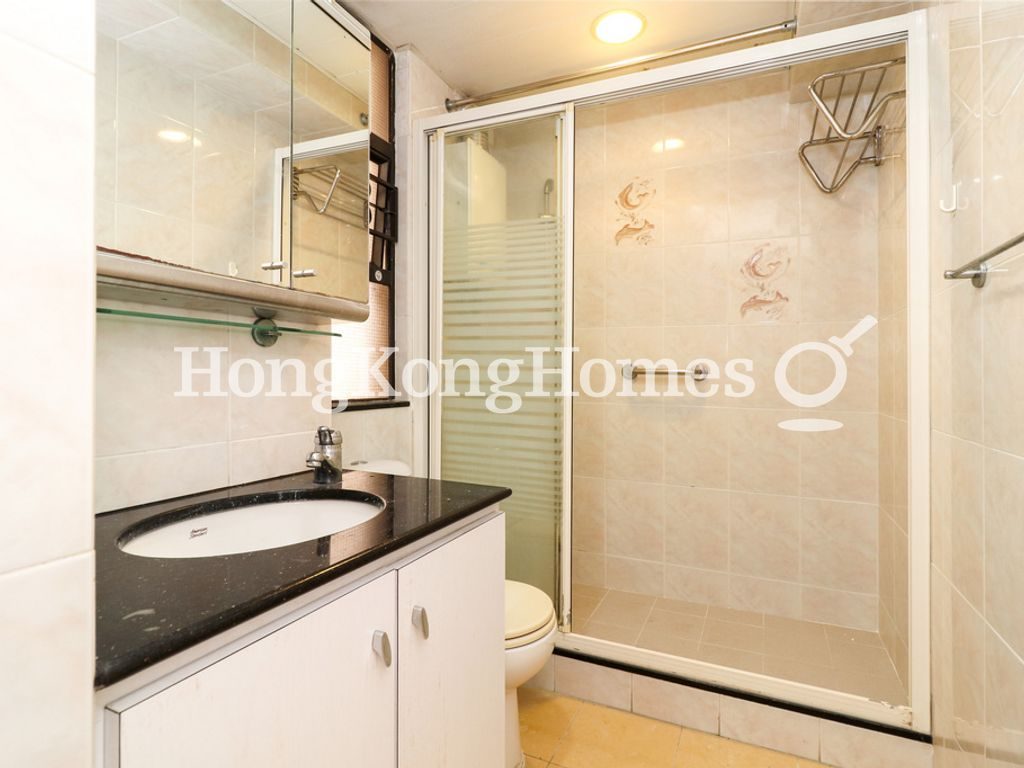 Guest Bathroom — 百福花園 A座 景福閣，北角
