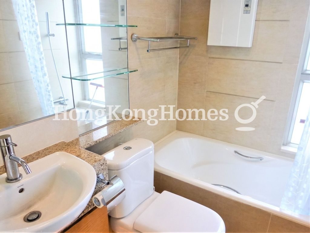 Guest Bathroom — 君悅軒，筲箕灣
