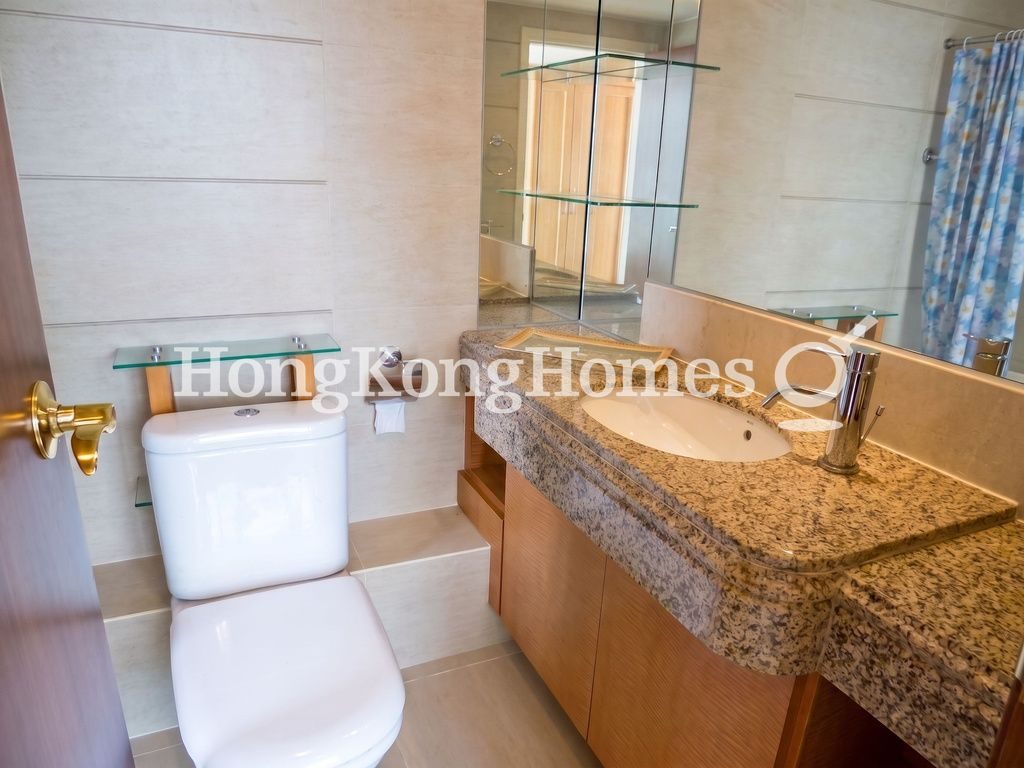 Master Bathroom — 君悅軒，筲箕灣