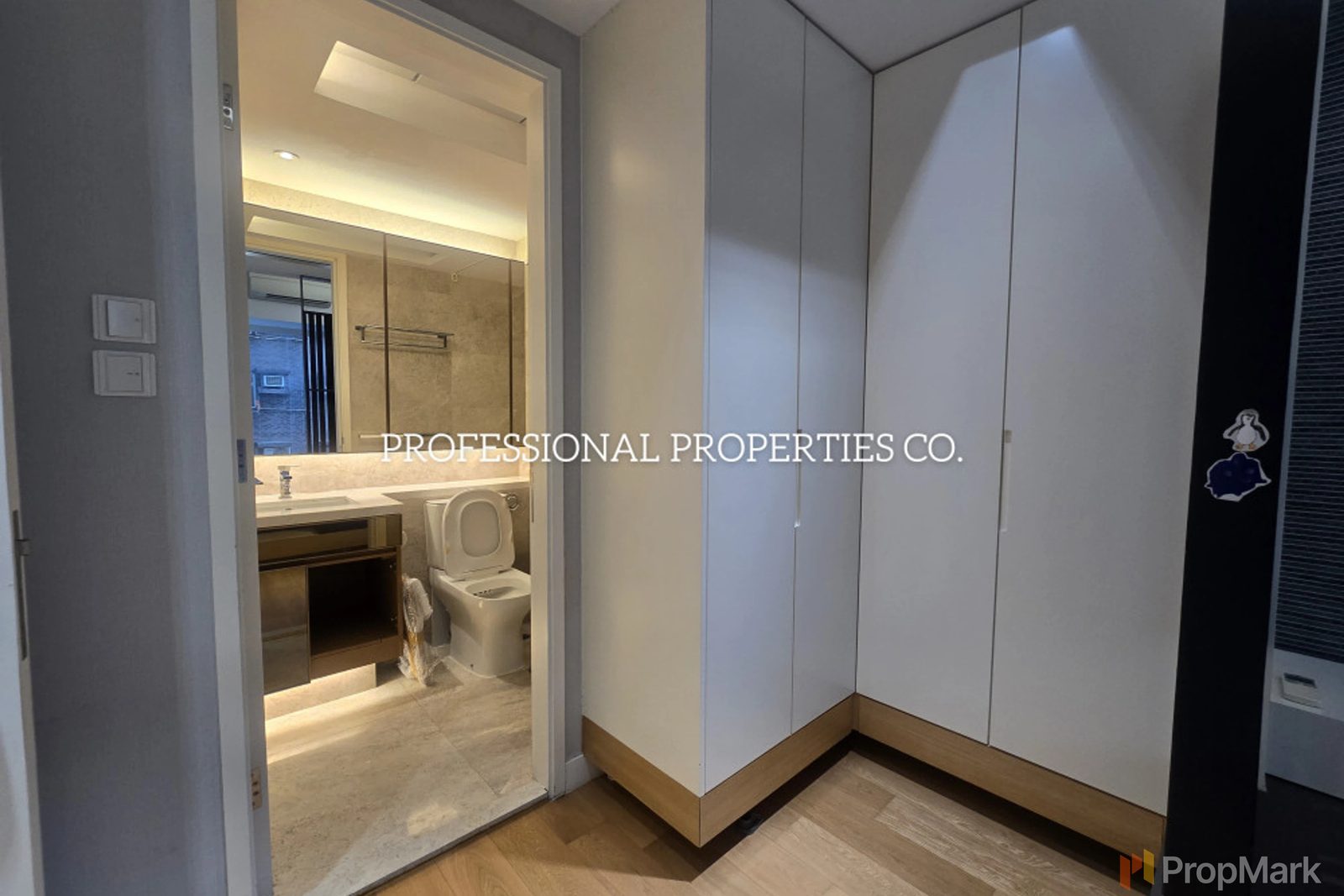 photo 7 — The Nova, Sai Ying Pun