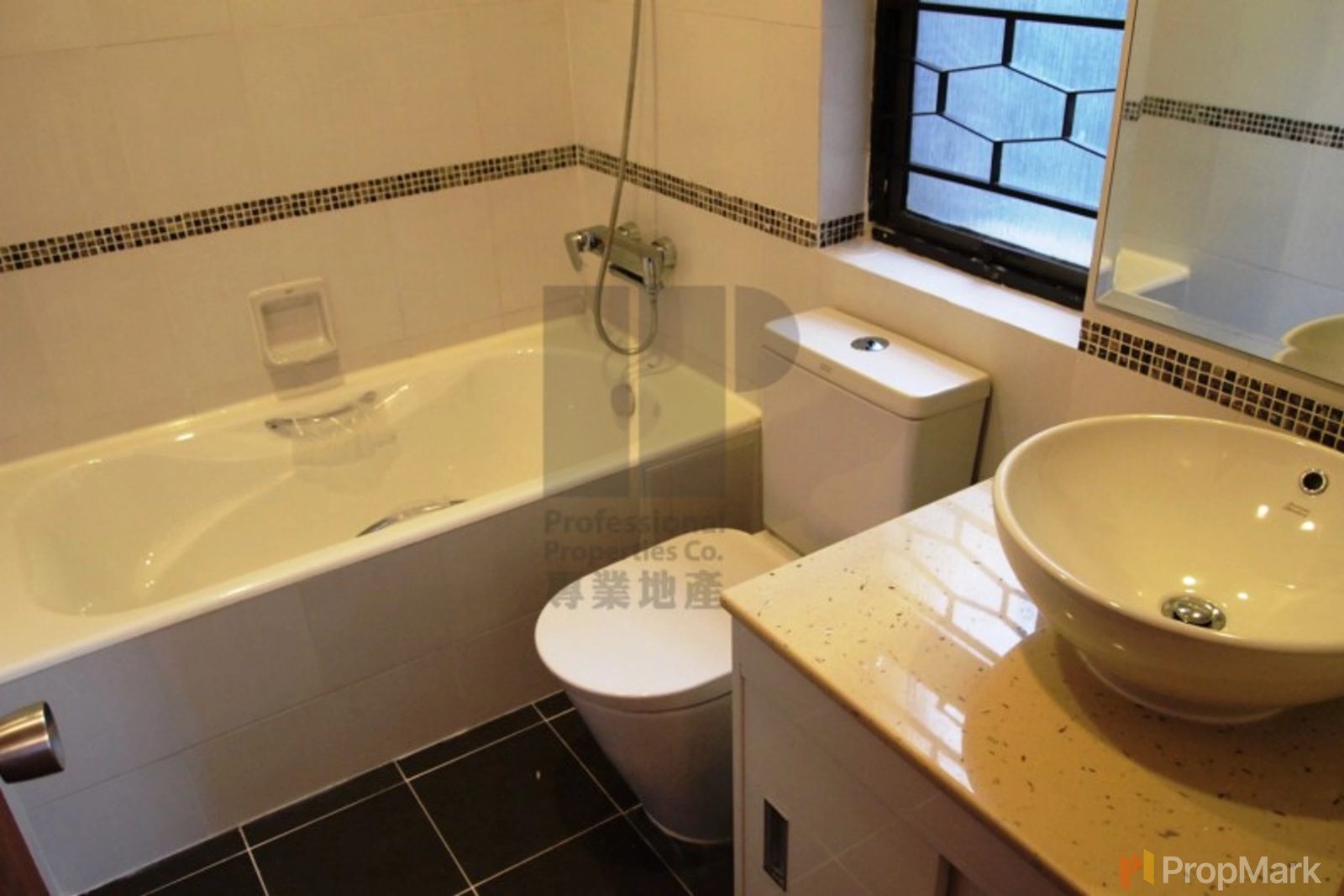 photo 17 — Taipan Court, Mid-levels East