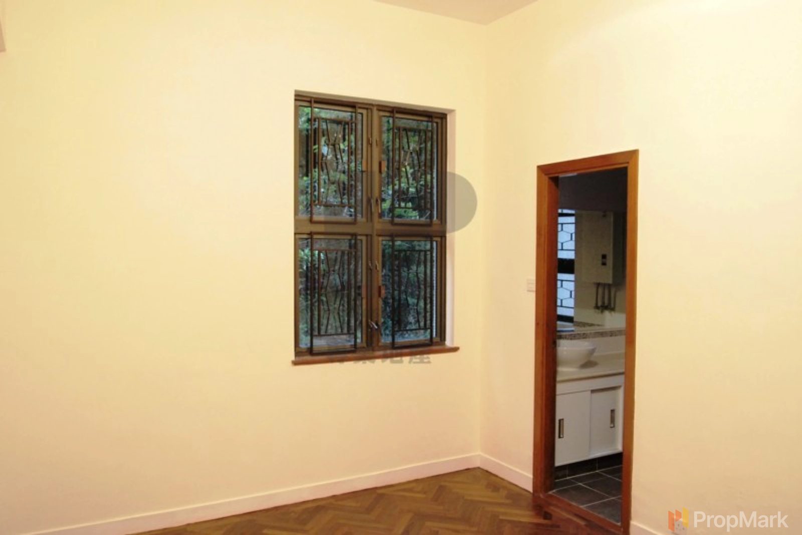 photo 7 — Taipan Court, Mid-levels East