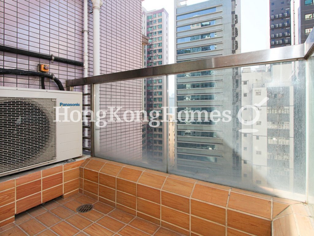 Balcony off Living and Dining Room — 君悅華庭，北角