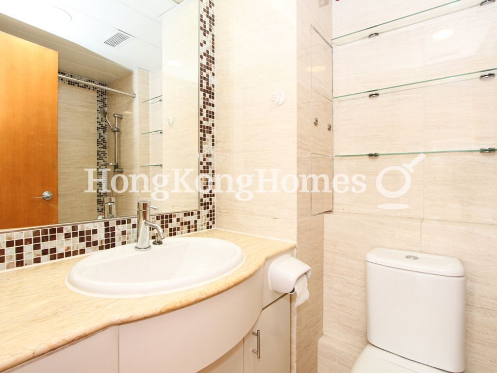 Master Bathroom — 君悅華庭，北角