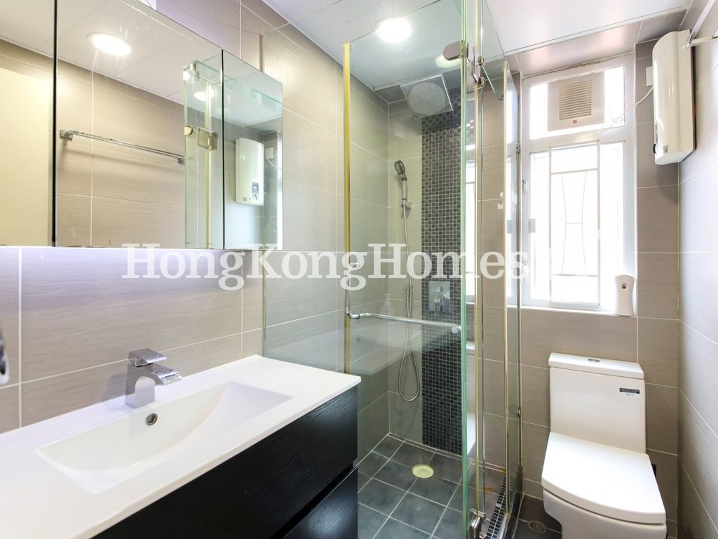Master Bathroom — 萬德閣 A座，北角半山