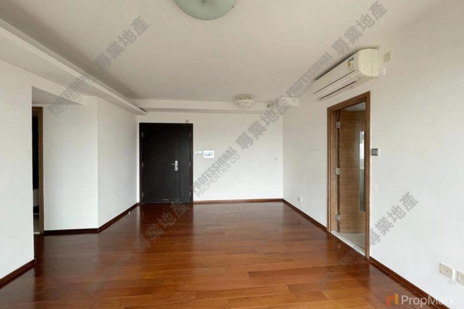 photo 2 — CentreStage, Sheung Wan