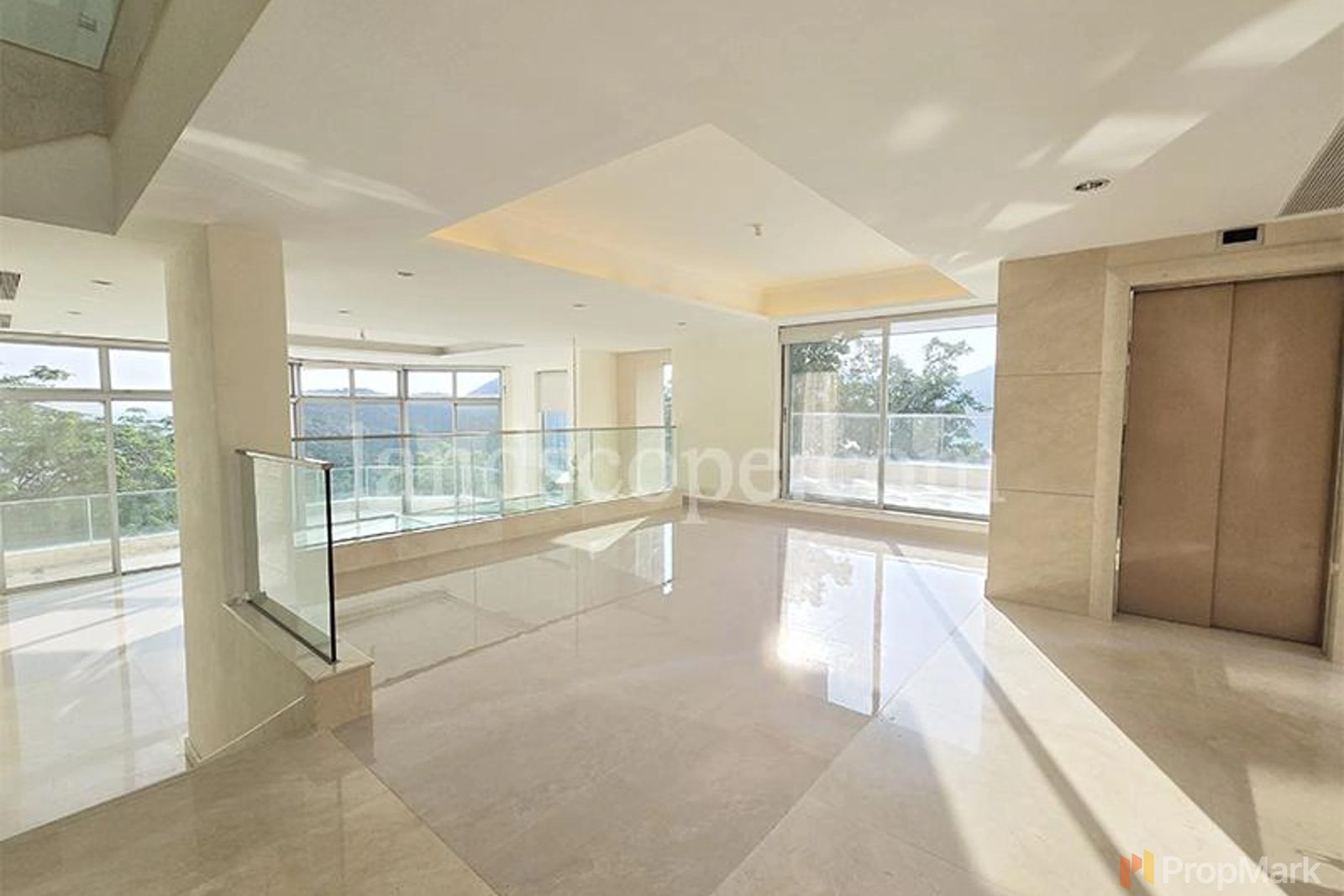 photo 11 — Overbays, Southside