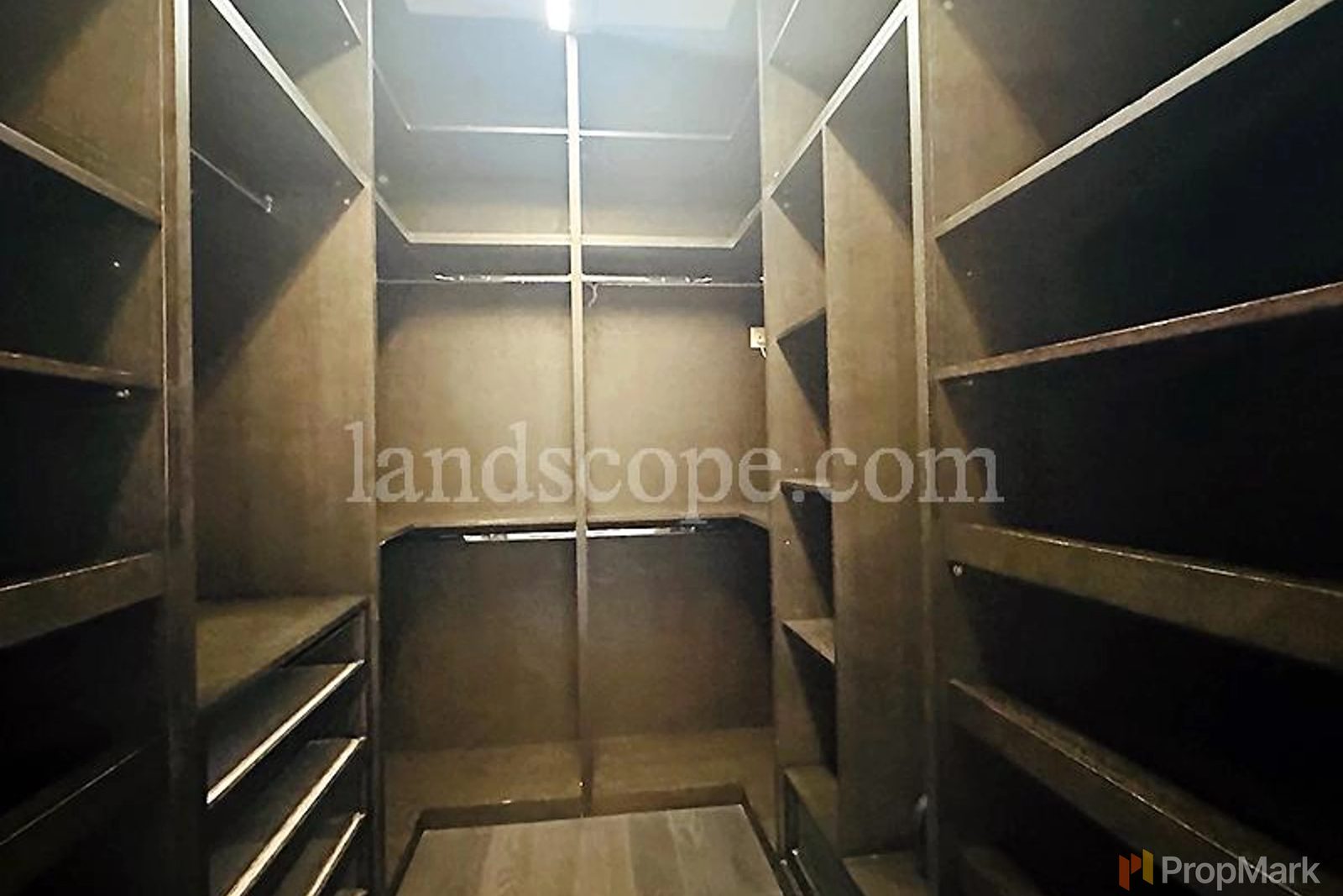 photo 5 — Woodbury Court, Pokfulam