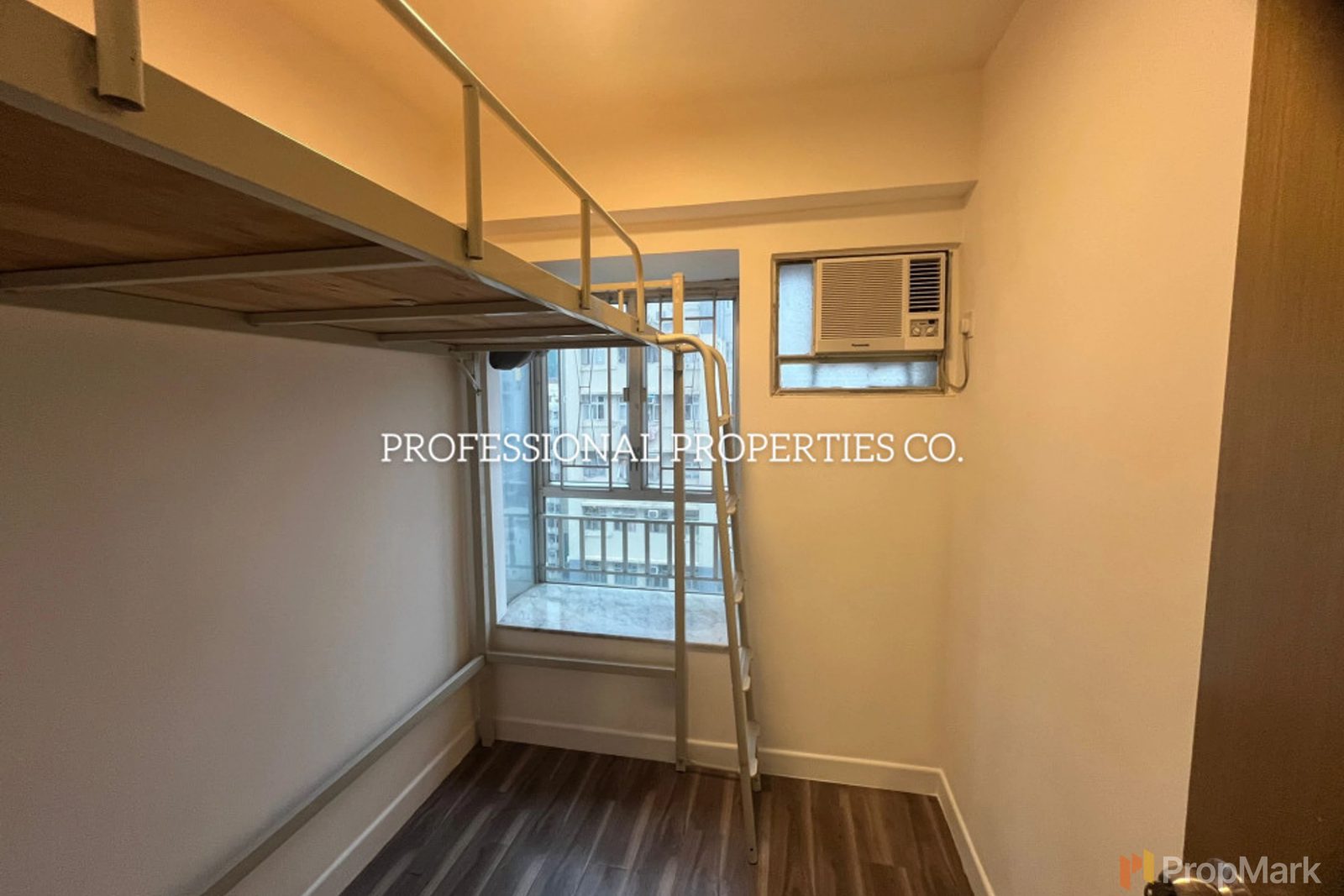 相片 4 — 麗景閣，西營盤