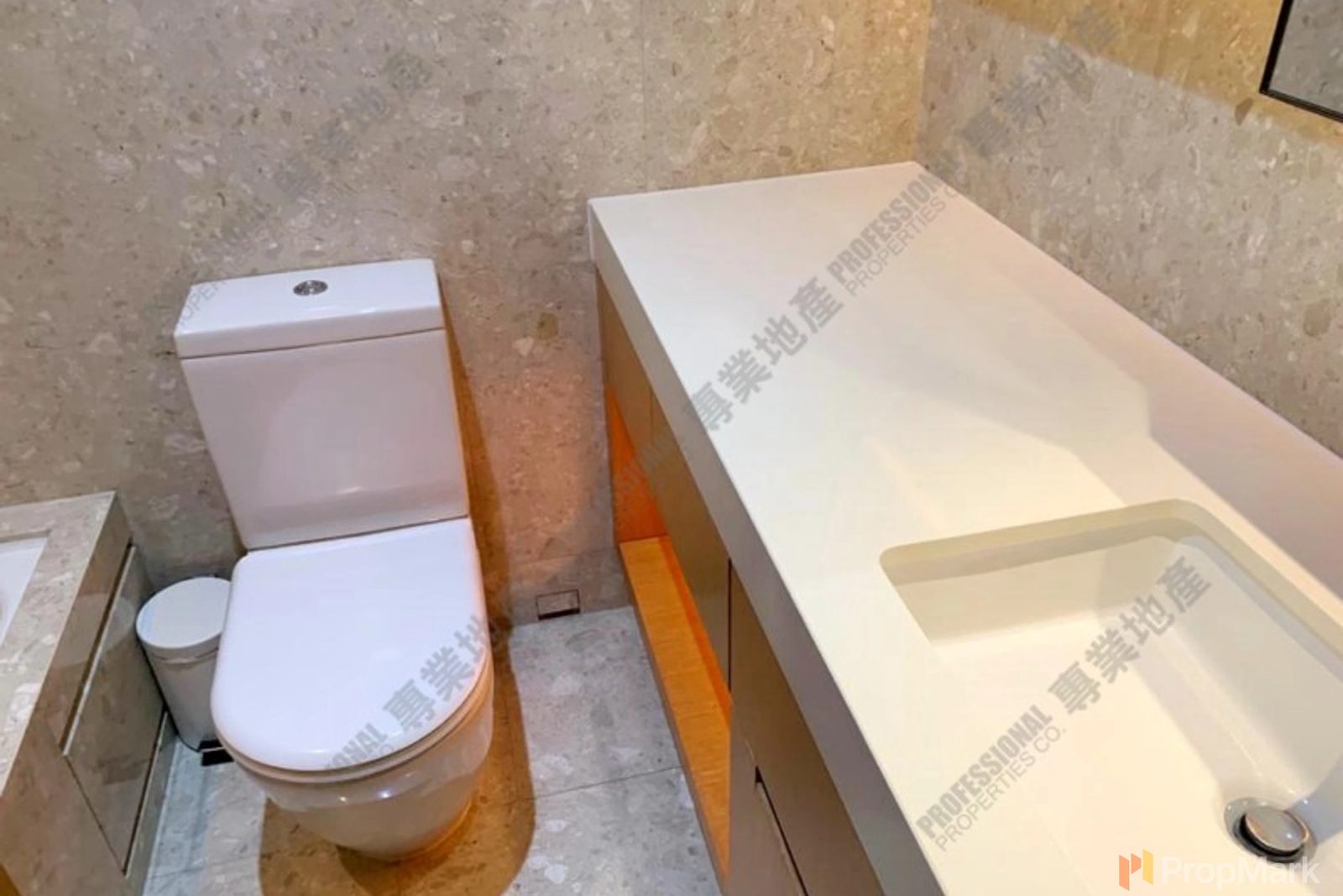 相片 18 — 西浦，上環