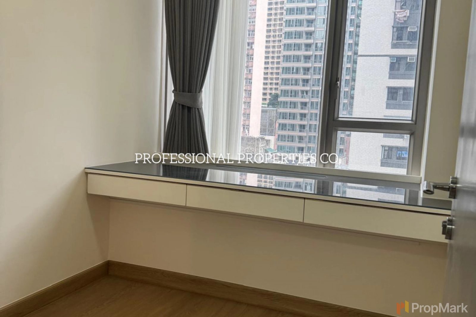 photo 3 — Island Crest, Sai Ying Pun