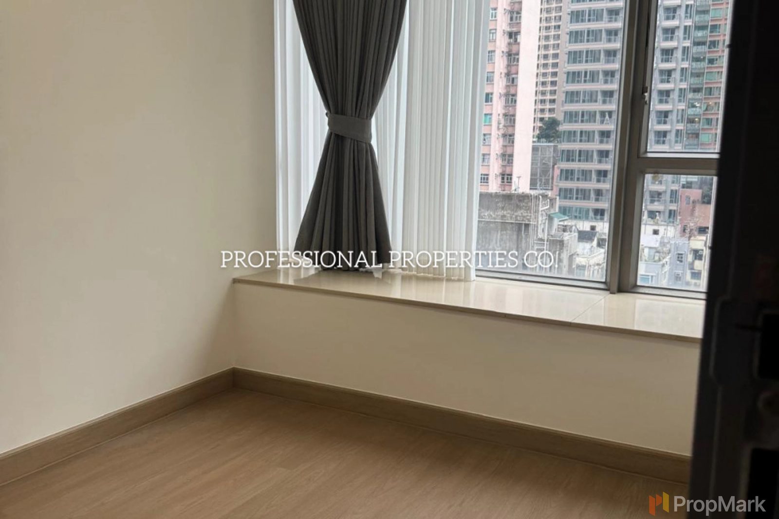 photo 4 — Island Crest, Sai Ying Pun