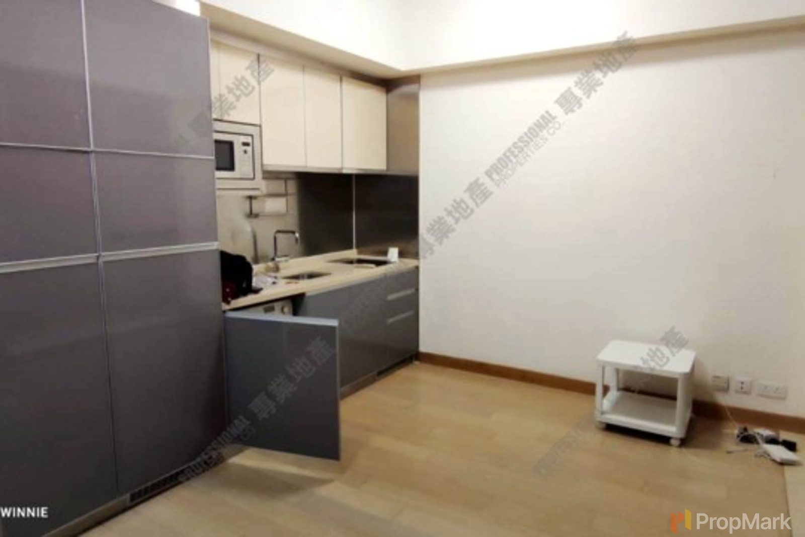 photo 2 — Island Crest, Sai Ying Pun