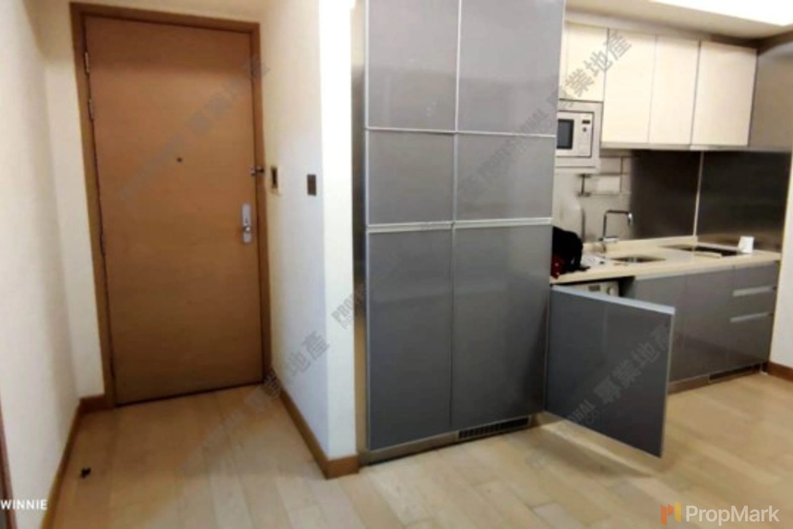 photo 3 — Island Crest, Sai Ying Pun